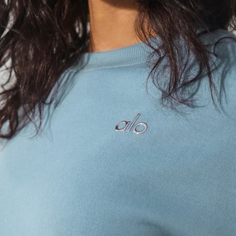 Alo Yoga Crewneck Sweatshirt Blue Relaxed Fit Logo Women's Size M - Picture 2 of 7
